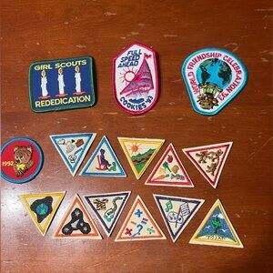 Lot of 15 ✨ vintage 1992-1993 Girl Scout patches